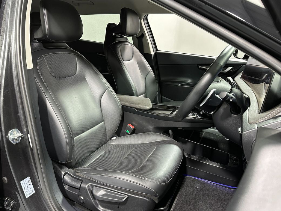 2022 Kia EV6 - image 10