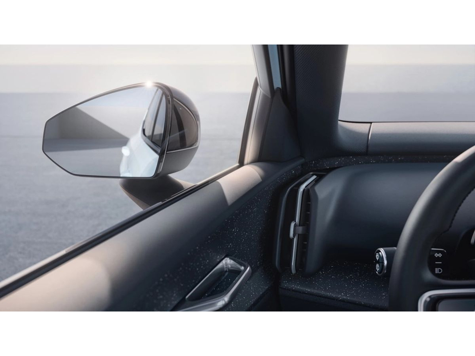 2026 Volvo EX30 - image 11