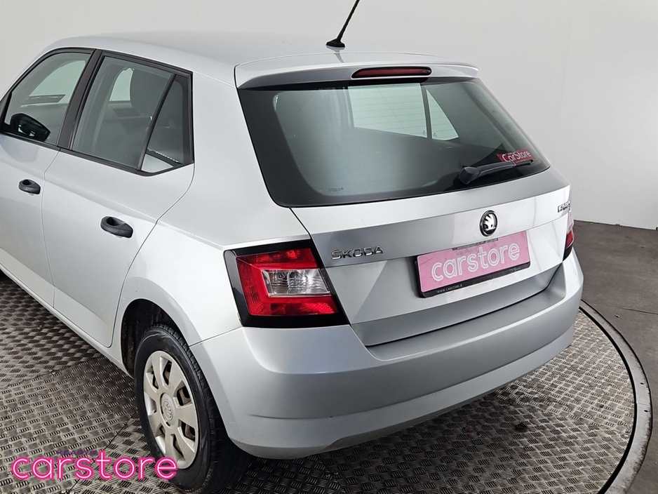 2016 Skoda Fabia - image 15
