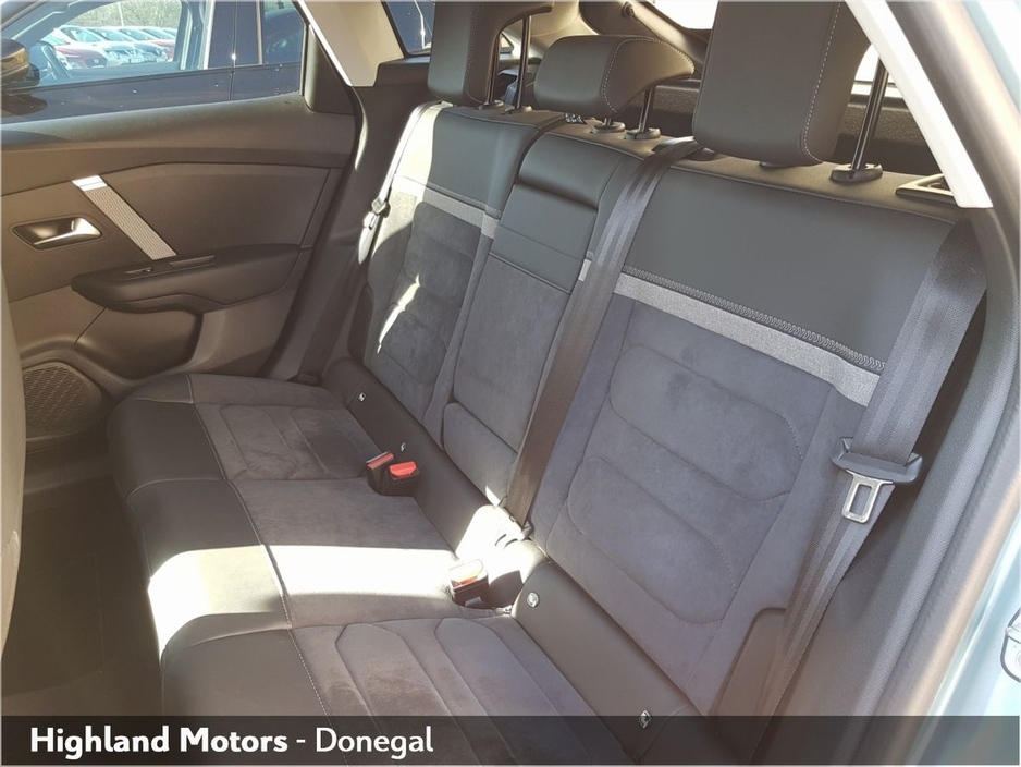 2024 Citroen C4 - image 13