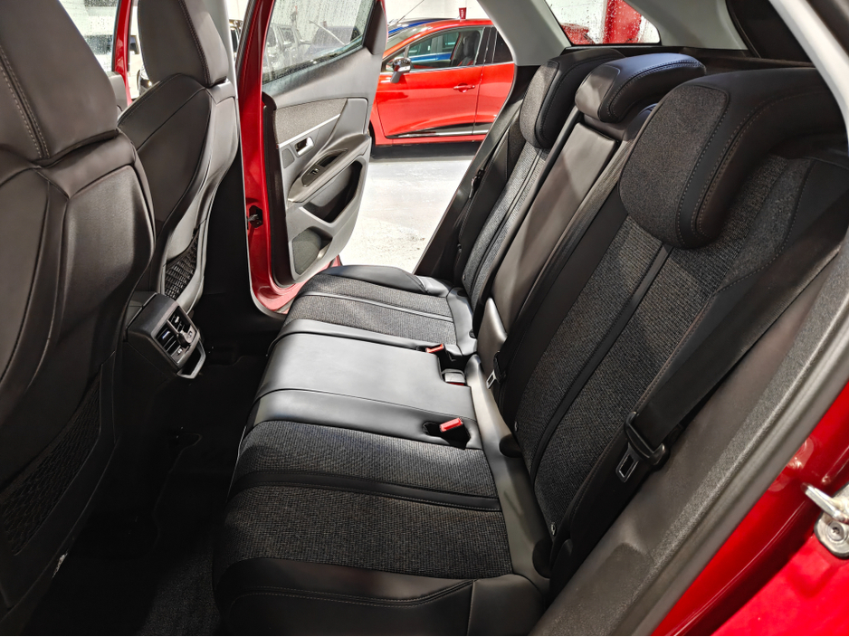 2018 Peugeot 3008 ALLURE 1.2 130 4DR €13,450