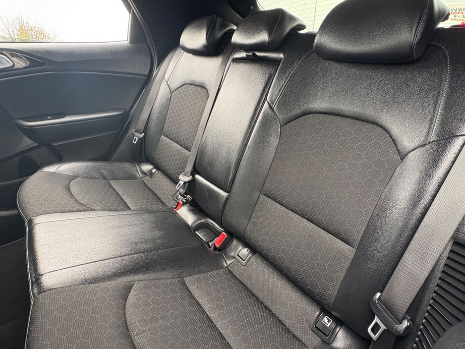 2023 Kia XCeed - image 7