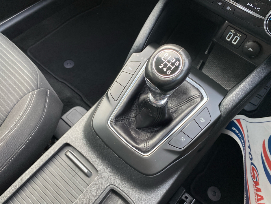 2021 Ford Kuga - image 14