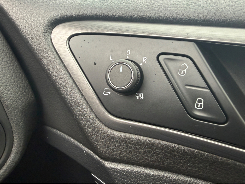 2018 Volkswagen Golf - image 16