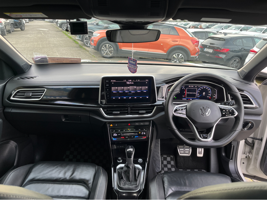 2023 Volkswagen T-Roc - image 17