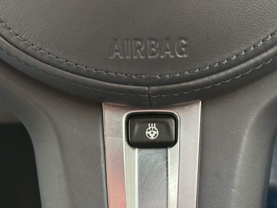 2022 BMW 3 Series - image 27