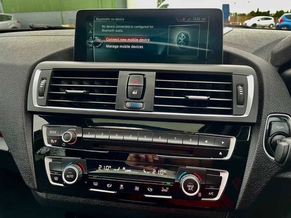 2016 BMW 1 Series - image 28