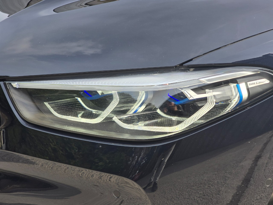 2021 BMW 8 Series - image 13