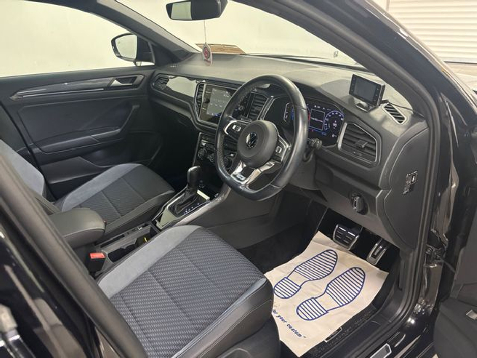 2020 Volkswagen T-Roc - image 8