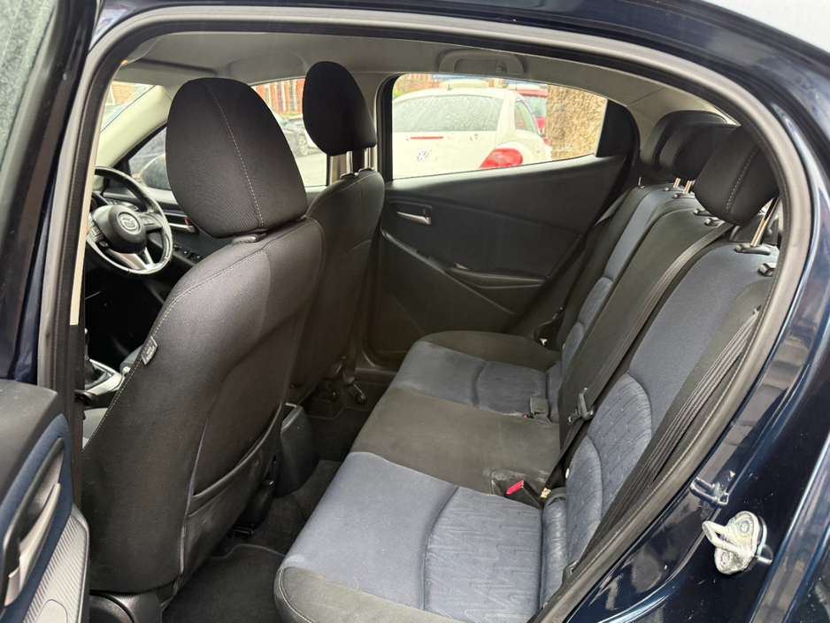 2015 Mazda Mazda2 - image 10