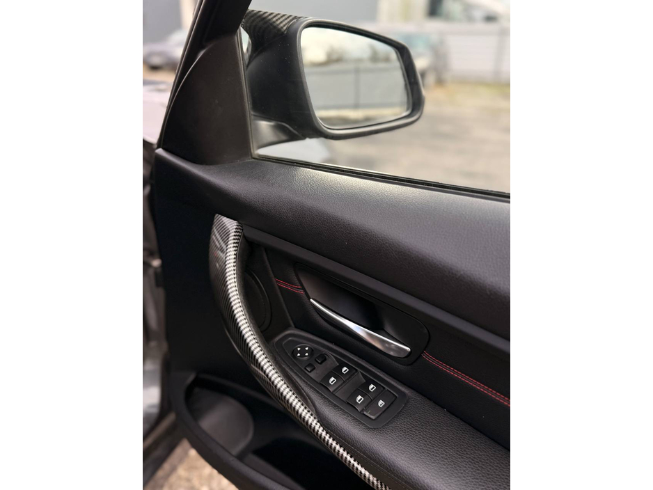 2015 BMW 3 Series - image 26