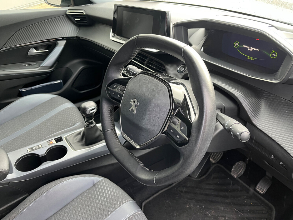 2020 Peugeot 2008 - image 6