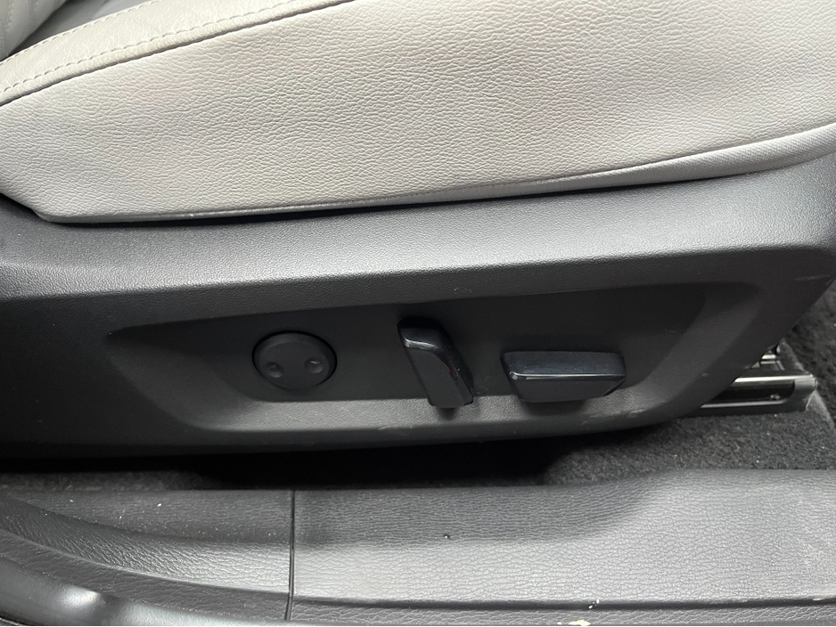 2024 Mitsubishi Outlander - image 13