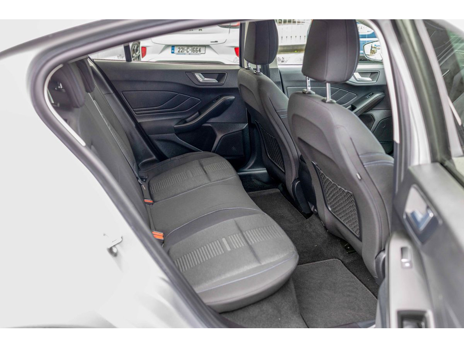 2020 Ford Focus - image 20