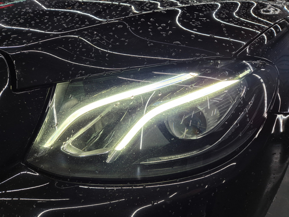 2018 Mercedes-Benz E Class - image 21