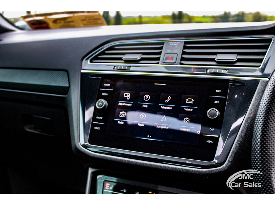 2021 Volkswagen Tiguan - image 22