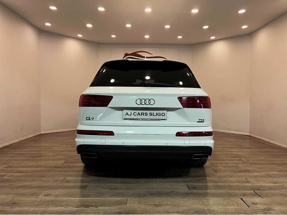 2016 Audi Q7 - image 9