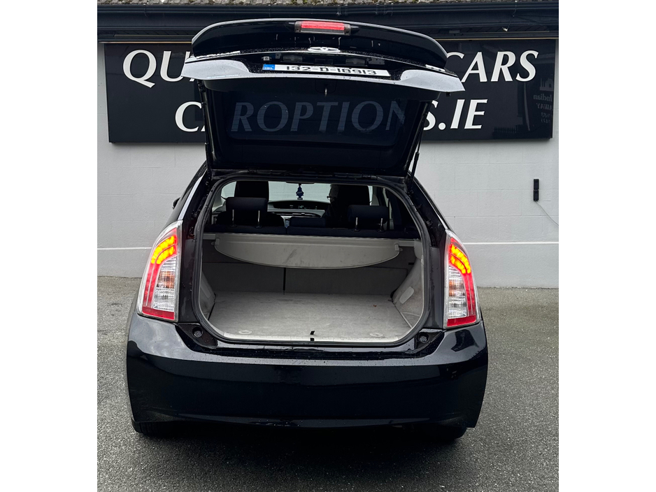 2013 Toyota Prius - image 5