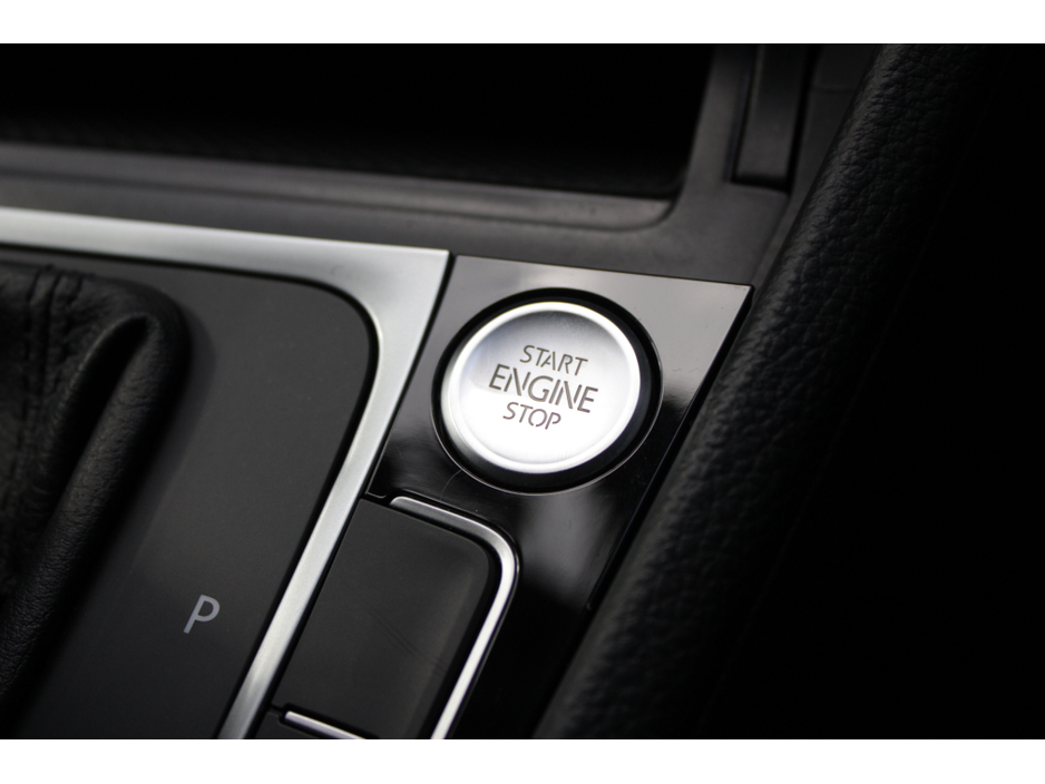 2015 Volkswagen Golf - image 17