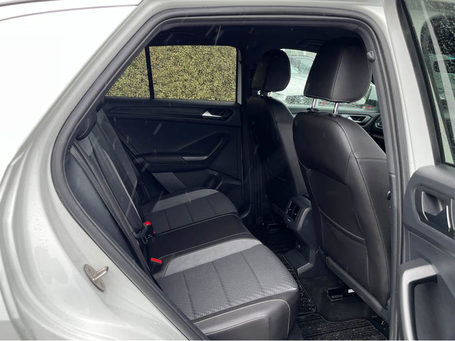 2020 Volkswagen T-Roc - image 10