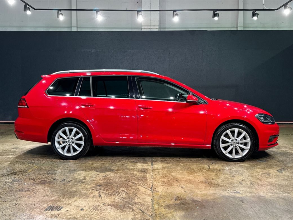 2019 Volkswagen Golf - image 2