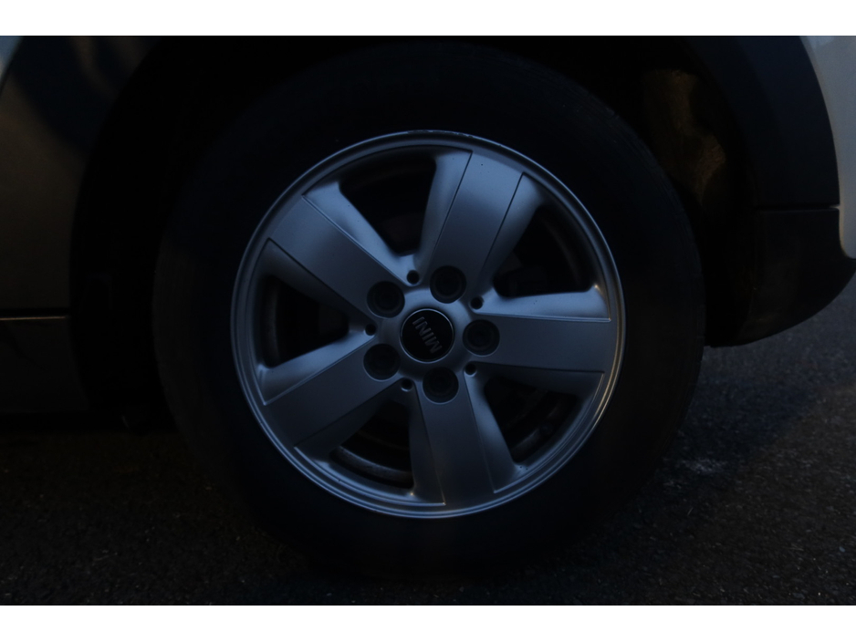 2015 MINI Hatch - image 21