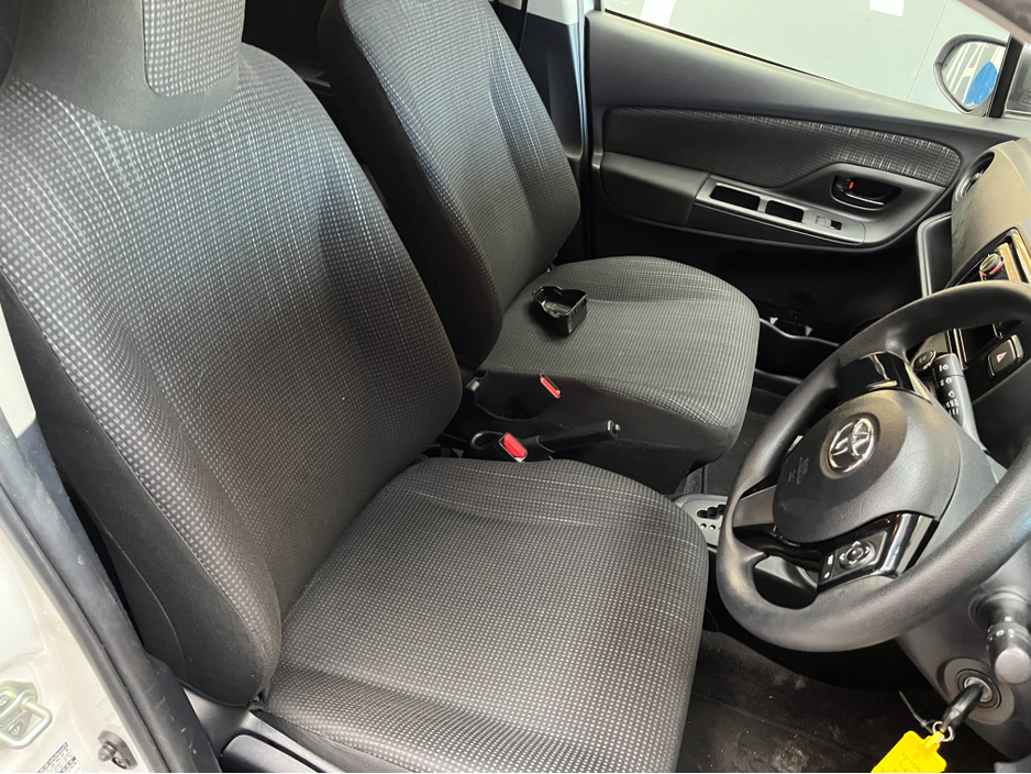 2019 Toyota Vitz - image 10