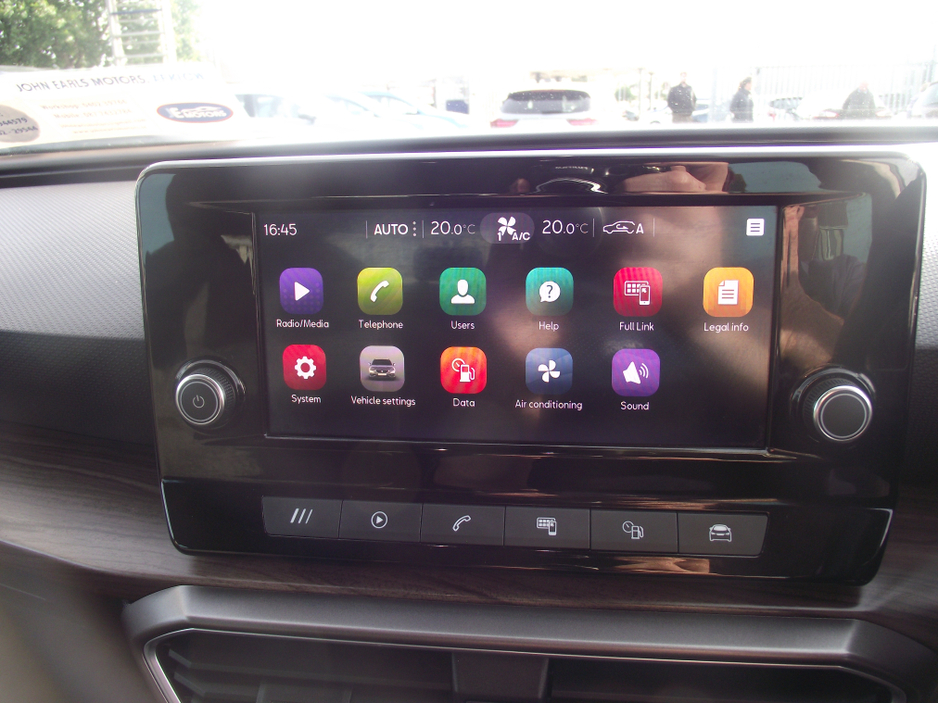 2022 SEAT Leon - image 7