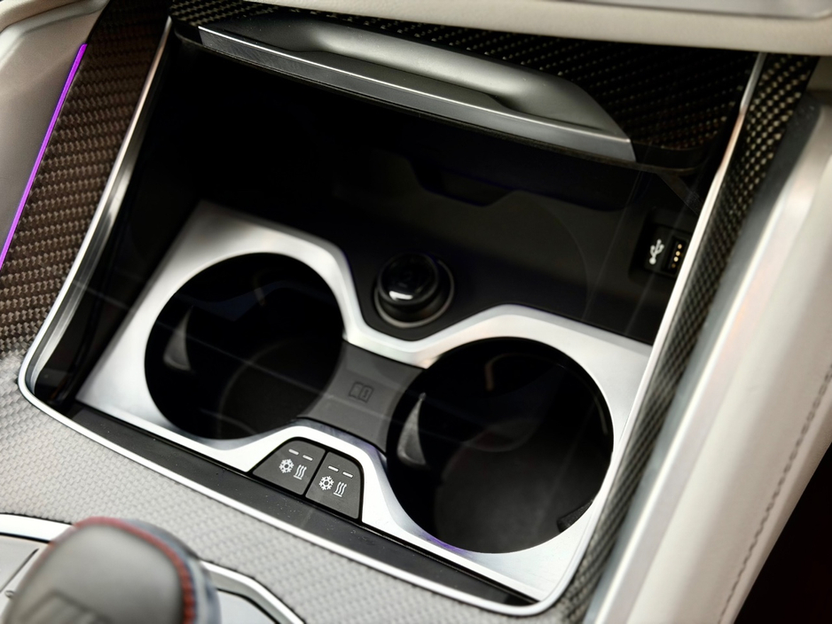 2024 BMW XM - image 9