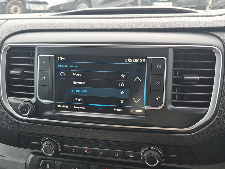 2022 Peugeot Expert - image 22