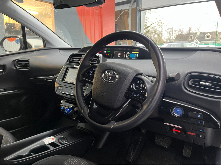 2022 Toyota Prius - image 10