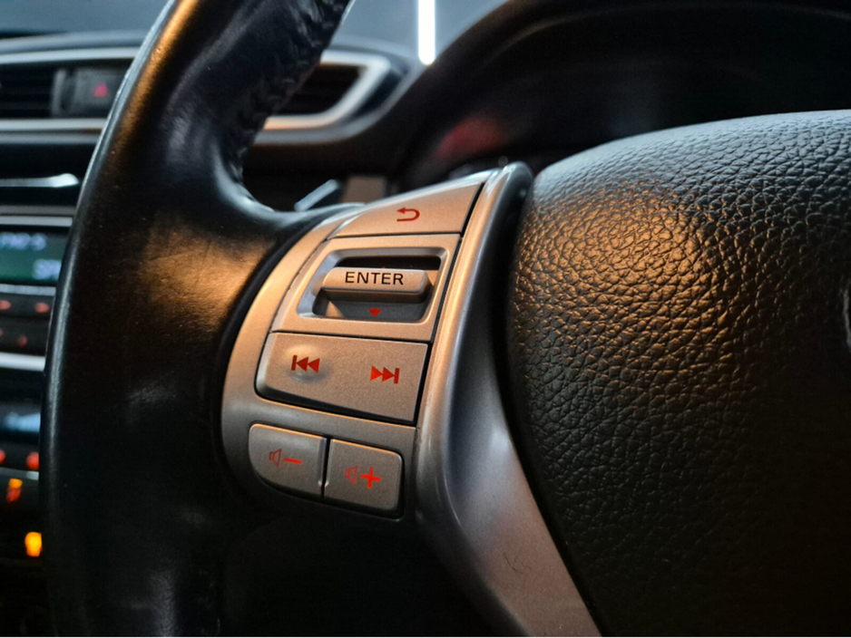 2015 Nissan Qashqai - image 4