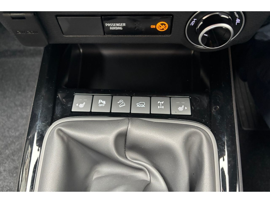 2025 Isuzu D-MAX - image 21