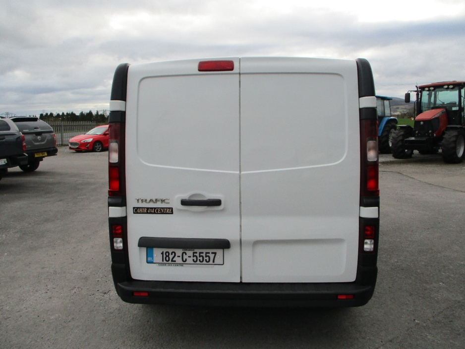 2018 Renault Trafic - image 5