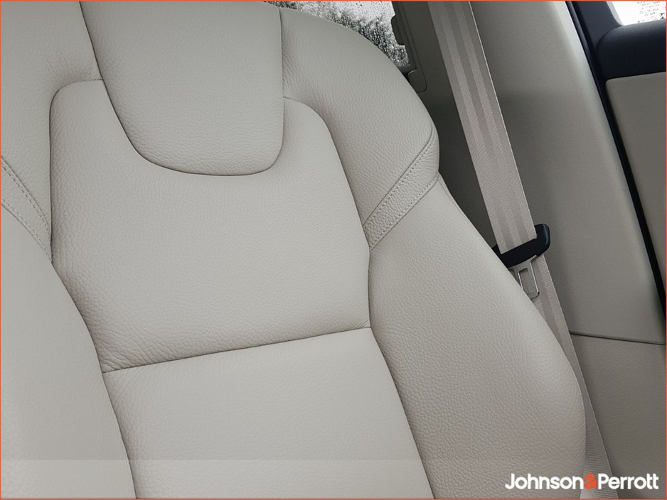 2022 Volvo XC60 T6 350hp AWD PHEV Plus Dark (Two Year Volvo Warranty + Two Year Volvo Service Plan) €46,900