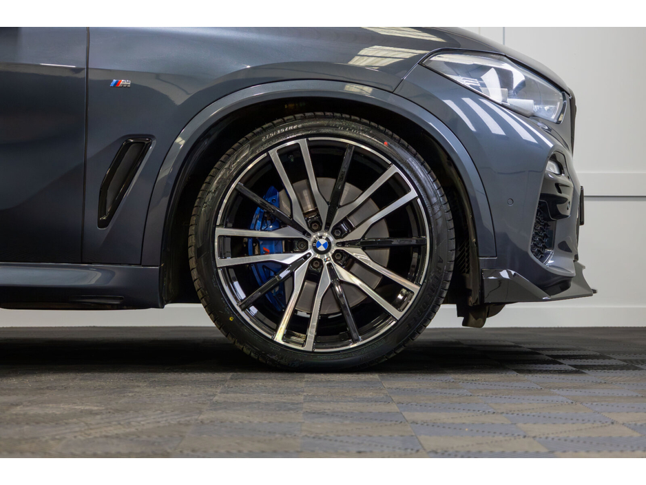 2019 BMW X5 - image 7