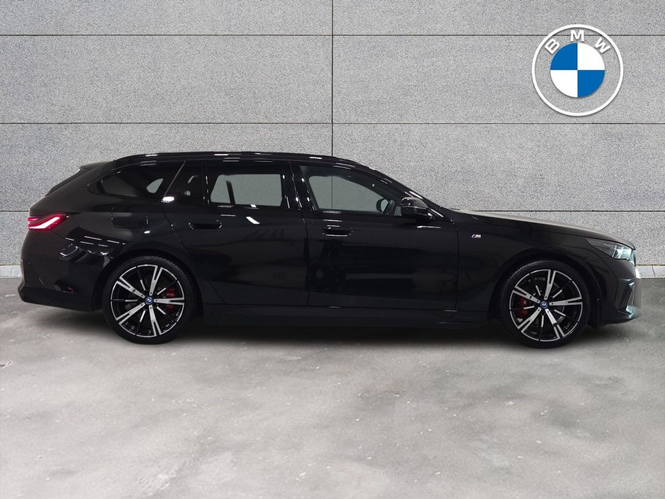 2024 BMW 5 Series - image 25