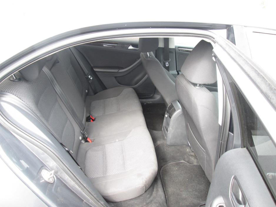 2015 Volkswagen Jetta - image 12