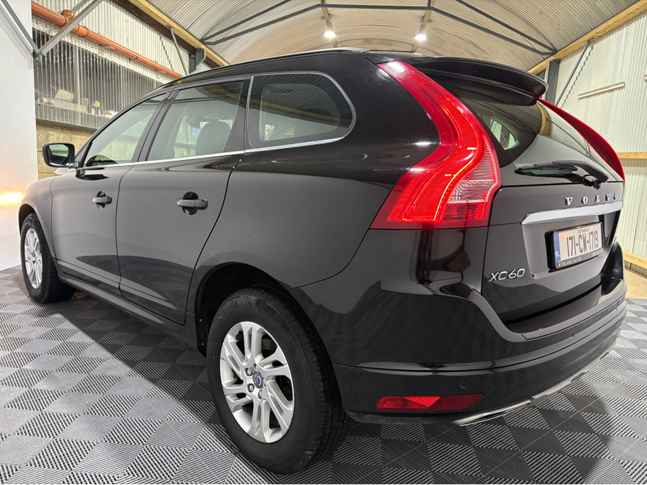 2017 Volvo XC60 SE NAV D4 2.0 TD B4 R-DESIGN MHEV 197BHP €15,950