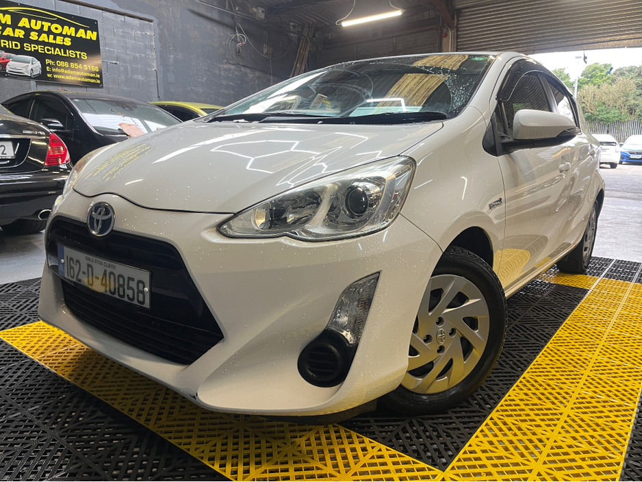 2016 Toyota Aqua - image 2