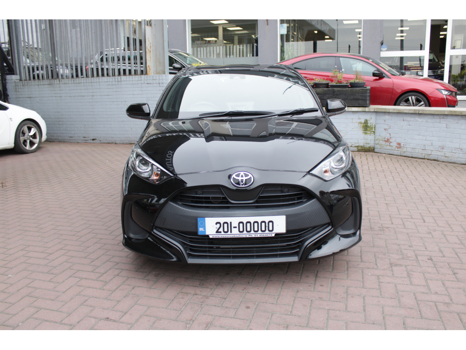 2020 Toyota Yaris - image 9