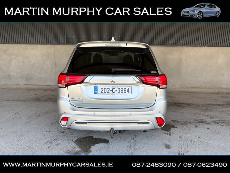 2020 Mitsubishi Outlander - image 5