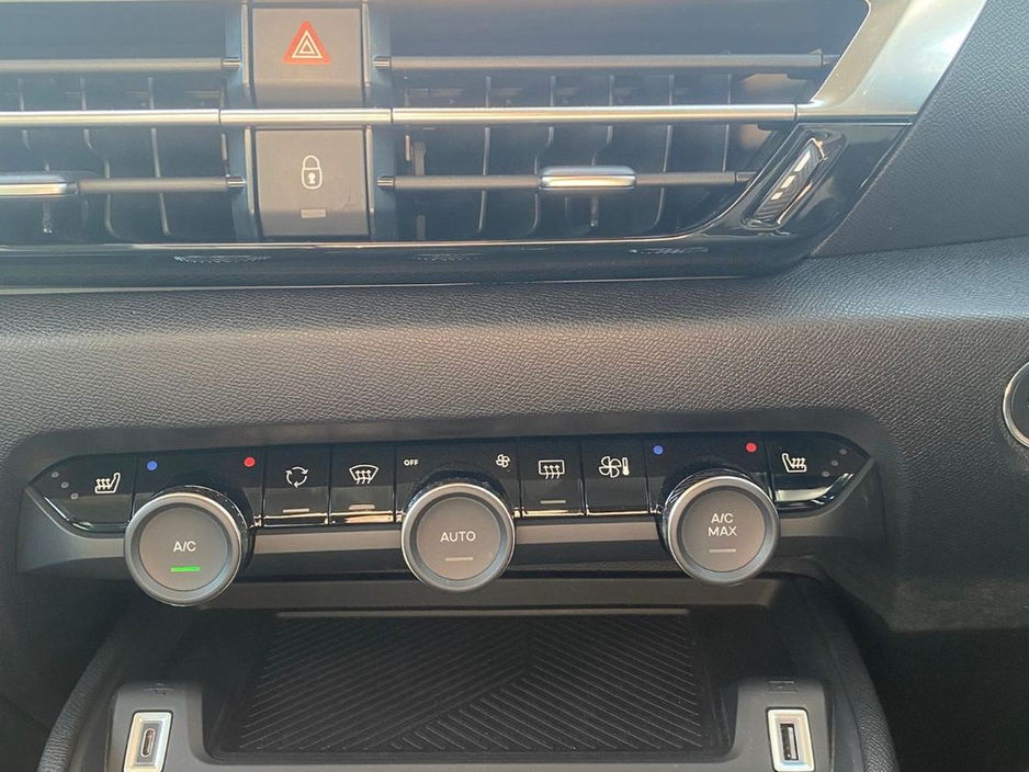 2024 Citroen C4 - image 26