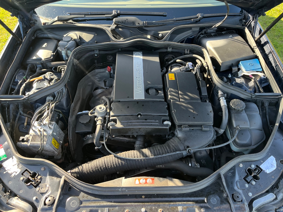 2005 Mercedes-Benz E Class - image 14