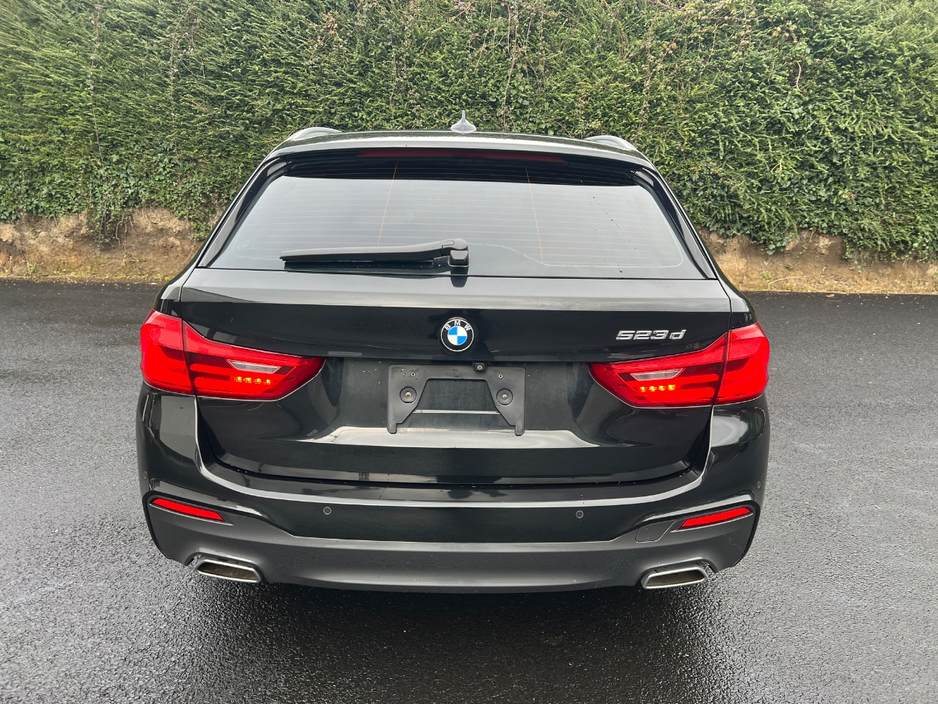 2018 BMW 5 Series - image 7