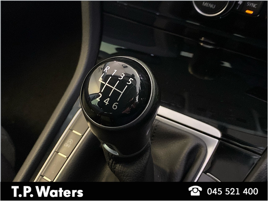 2019 Volkswagen Golf - image 11