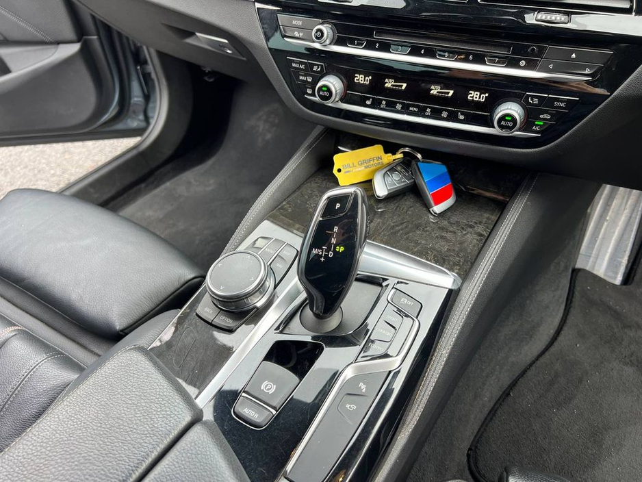 2018 BMW 5 Series - image 11