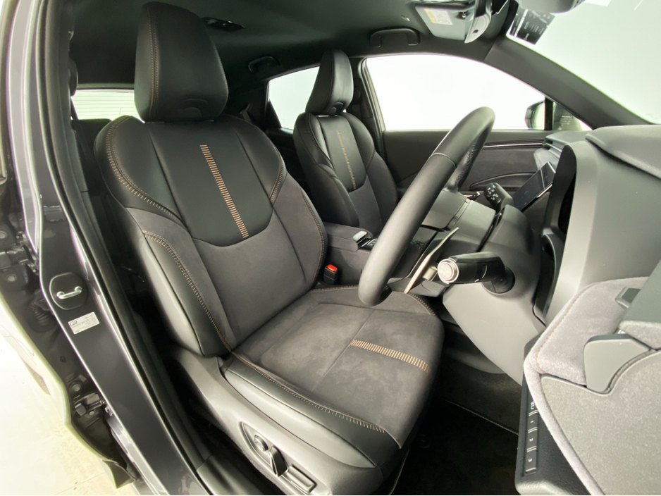 2025 Lexus LBX - image 22