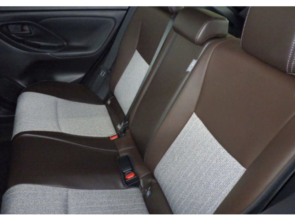 2020 Toyota Yaris Cross - image 15