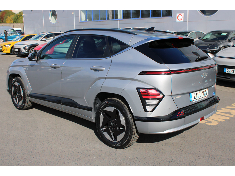 2024 Hyundai Kona - image 3